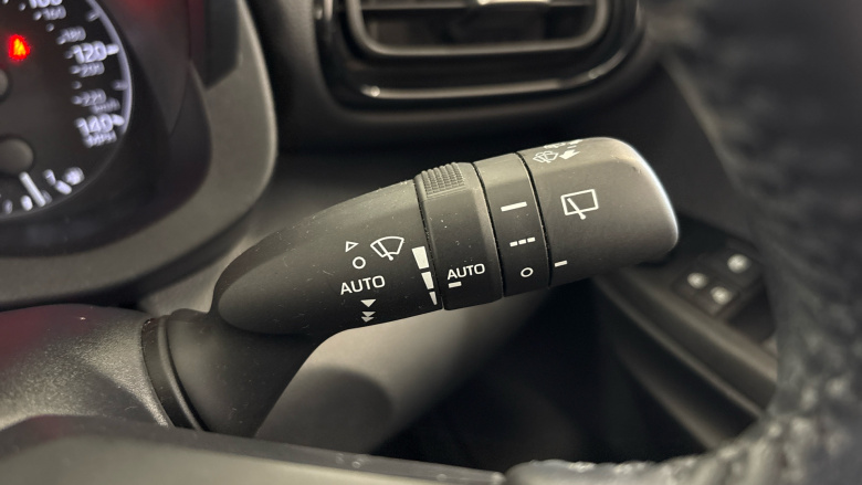 Toyota Yaris 1.5 Hybrid Icon 5dr CVT Hybrid Hatchback